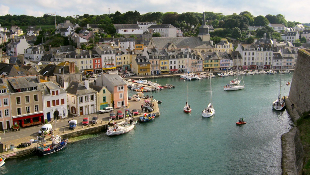 Renault Works to Convert Belle-Île-en-Mer Into Smart Island