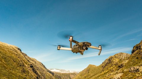 Quadcopter Novel Algorithm Enables Acrobatic Maneuvers for Drones